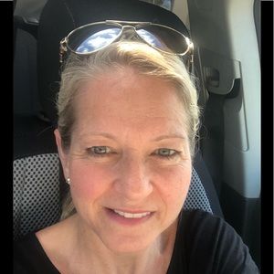 Meet your Posher, Brenda